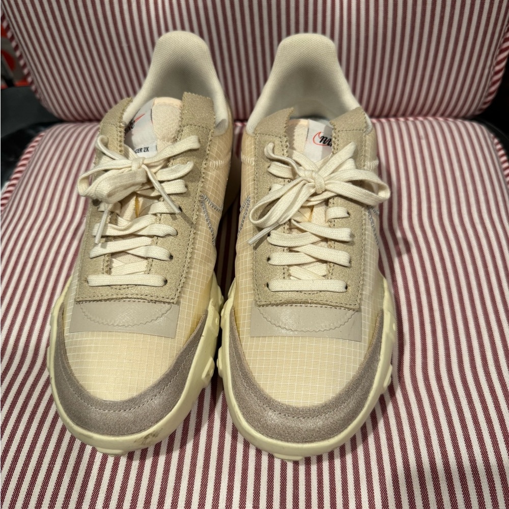 NIKE Beige & Cream GridWaffle Sneakers - Size 8.5